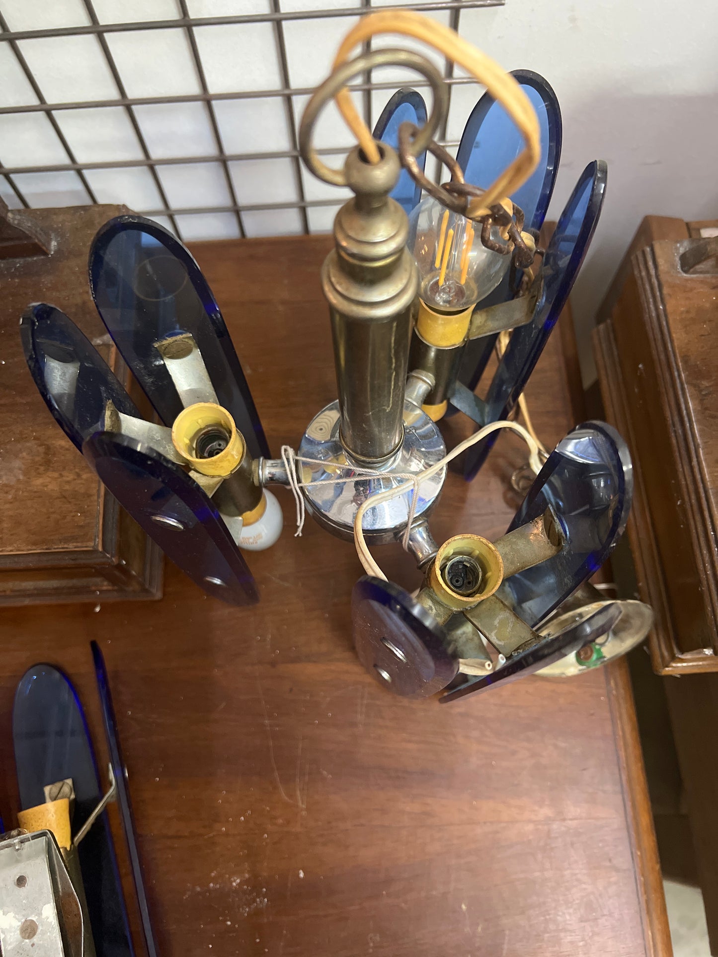 LAMPADARIO VETRO BLU’